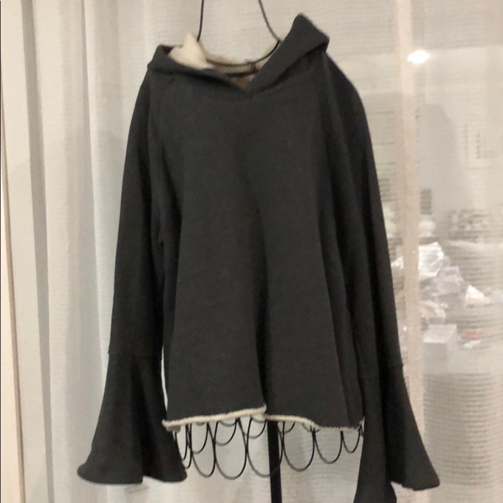 Hooded charcoal sweatshirt